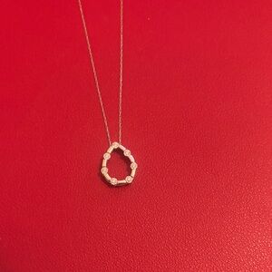 Elegant white gold Necklace with Diamond Accents
